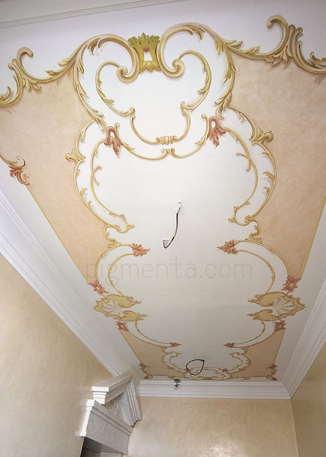Peintures ornementales baroques au plafond