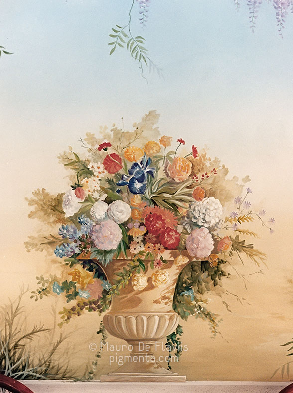 vaso di fiori neoclassico dipinto a trompe-l'oeil